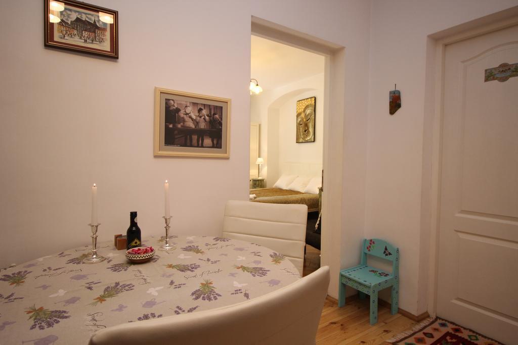 Versus Art Studio Brașov Cameră foto