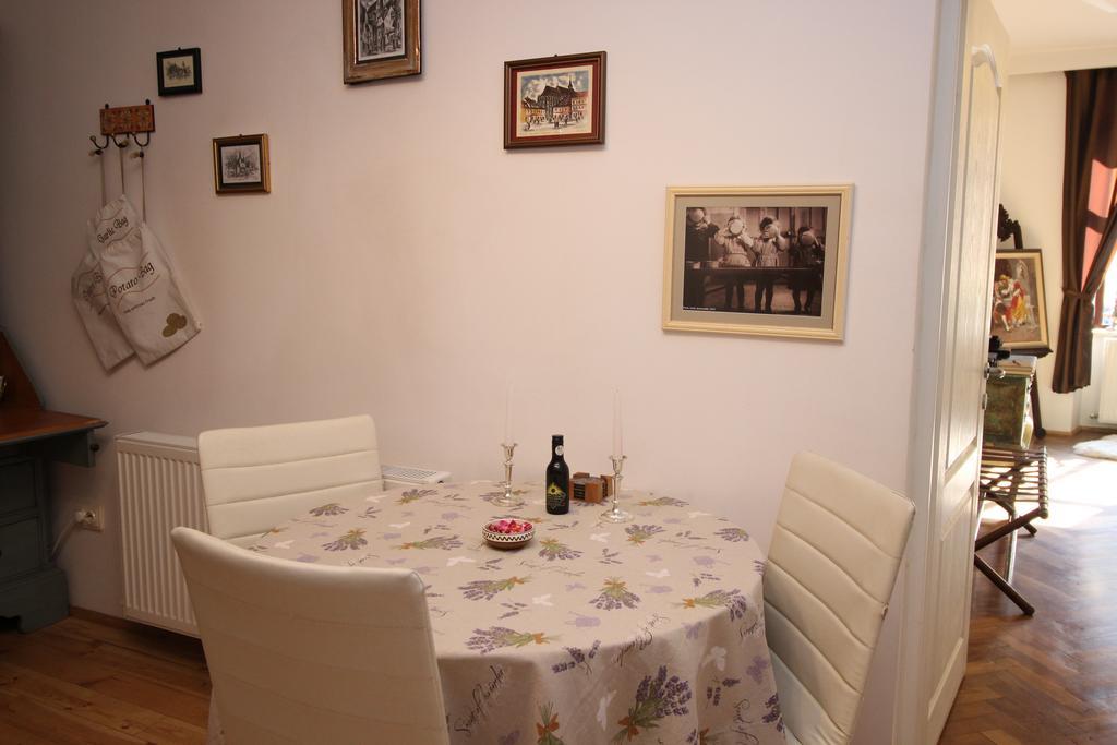 Versus Art Studio Brașov Cameră foto